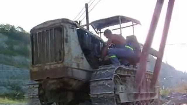 Трубоукладчик ТО-1224В на Т-100МЗ. Pipelayer on the chassis of tractor T-100MZ. смотреть онлайн