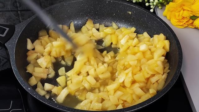 Mehr Äpfel als Teig! Super cremiger Apfelkuchen in 15 Minuten! Einfaches Rezept. смотреть онлайн