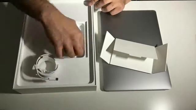 Unboxing MacBook Pro with Touch Bar Space Grey смотреть онлайн