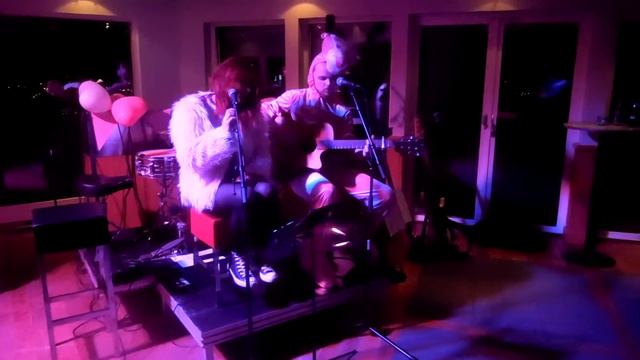 Sara Lindberg & Patrik Andersson / Love somebody like you смотреть онлайн