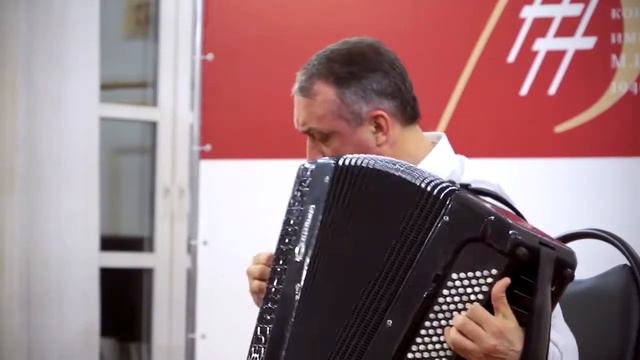 Ю. Шишкин играет Гаивку В. Власова смотреть онлайн