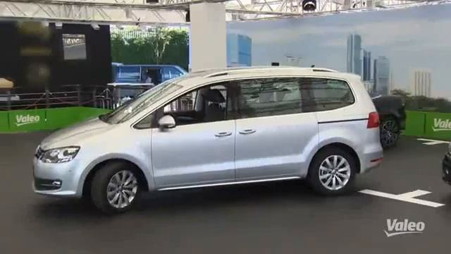 Паркова авто со смартфона смотреть онлайн