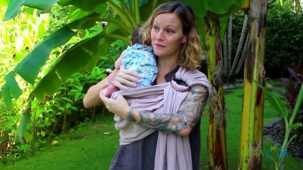 Ring Sling Tutorial - Everything you need to know about using a ring sling baby carrier