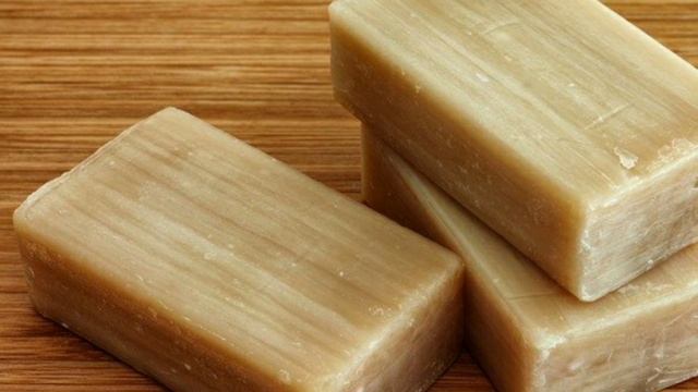 7 способов применения хозяйственного мыла в саду и огороде, мыло на дачном участке смотреть онлайн