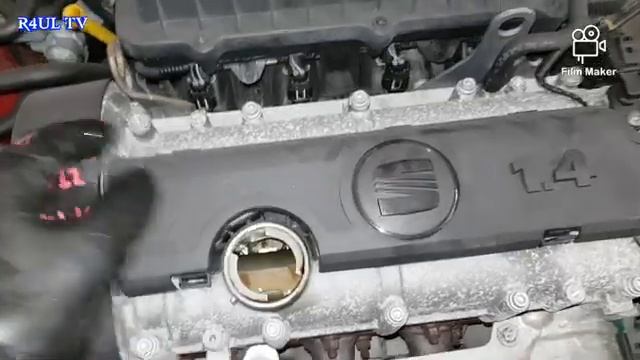Seat ibiza 1.4 petrol 2013 oil & oil Filter Replacement & Service light Reset смотреть онлайн