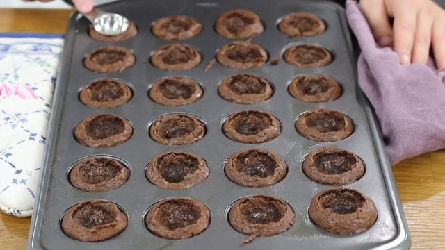 Witch Cauldron Brownies смотреть онлайн