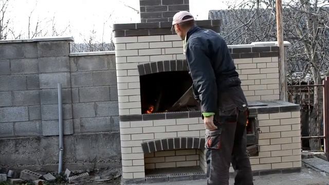 Простейшая кирпичная уличная печь смотреть онлайн