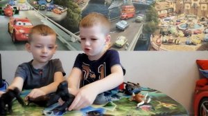 ОБЗОР НА ИГРУШКИ ЗООПАРК!!! (Играем в животных)