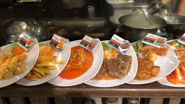 Не туристический Куала-Лумпур. Ночной рынок еды. Китайский рынок дешёвых сувениров. Kuala Lumpur. смотреть онлайн