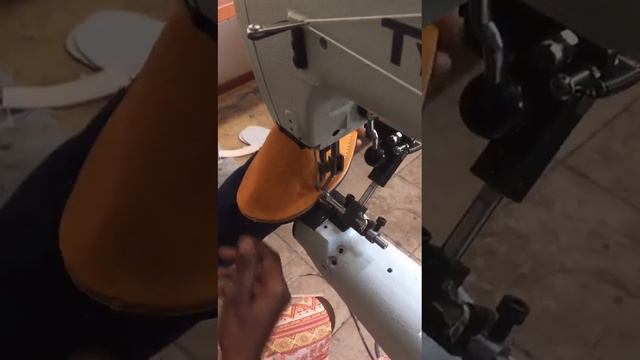 Sewing Vellies With A Typical TW3 441 - What A Breeze смотреть онлайн