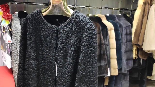ШУБЫ ИЗ НОРКИ , ЧЕРНОБУРКИ , КАРАКУЛИ ИЗ БОБРИКА БОЛЬШОЙ АССОРТИМЕНТ НА РЫНКЕ САДОВОД