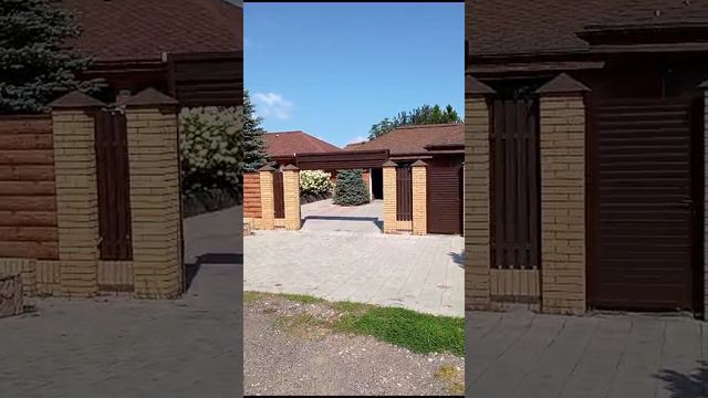 Рулонные ворота с калиткой на въезд от Алютех, цвет коричневый RAL8017 смотреть онлайн