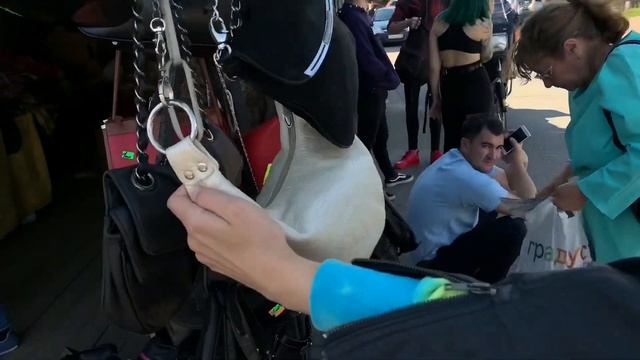 Барахолка на Удельной, сколько стоит одеться в секонде/Cartier, Bottega, Valentino/VLOG. смотреть онлайн