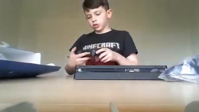 Распаковка PS4 Slim 1TB смотреть онлайн