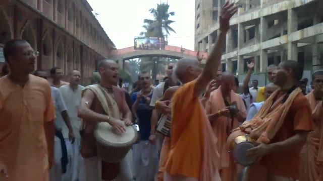 Харинама в Маяпуре с Джанананда Свами! смотреть онлайн