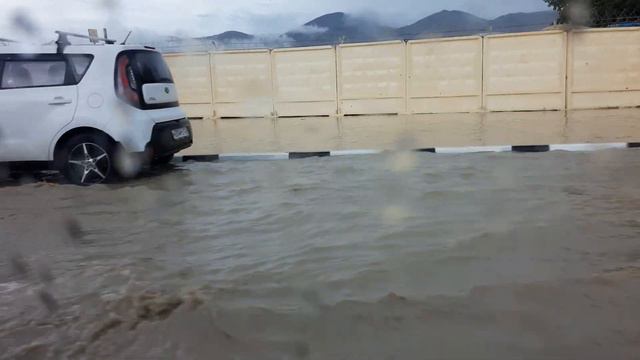 Новороссийск,ливень, 5 июля 2021 г. смотреть онлайн