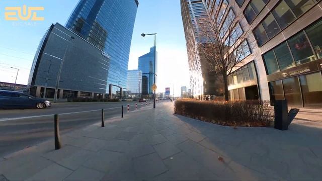 Commander and Tesla3 relax ride in Warsaw, Poland. смотреть онлайн