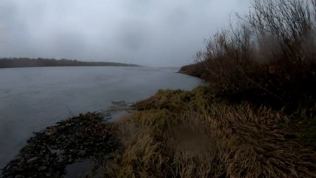 Fishing in autumn. Usa river. Рыбалка осенью. Река Уса. смотреть онлайн