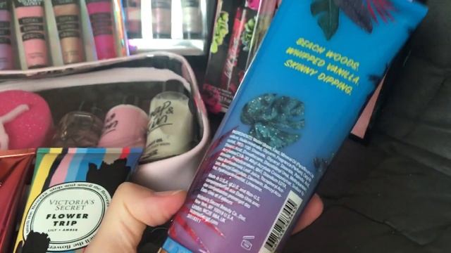 ?? Косметика, духи, спреи, крема Victoria’s Secret Виктория Сикрет PINK блеск для губ, масло Sale смотреть онлайн