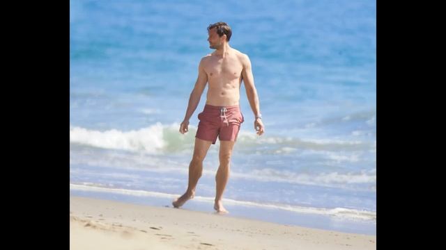 NEW!! JAMIE DORNAN on the beach with his wife Amelia Warner in Los Angeles! ? смотреть онлайн