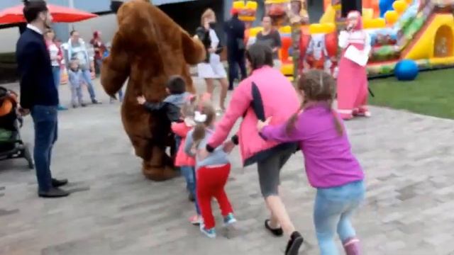 14. МЫ ПРИШЛИ НА ПРАЗДНИК К МАШЕ И МЕДВЕДЬЕ. смотреть онлайн