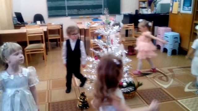 11 современный танец вокруг елочки смотреть онлайн
