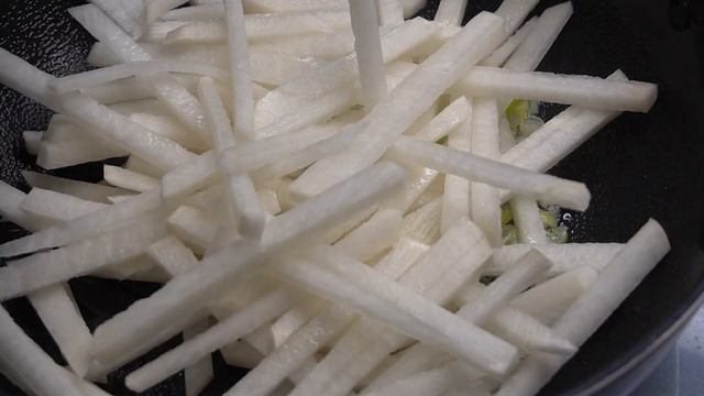 Редька по-корейски/Салат из редьки дайкон/무우들깨나물/#Корейский_салат смотреть онлайн