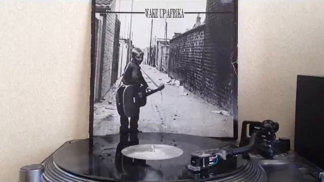 Wake Up Afrika - Simple Words (12inch) смотреть онлайн
