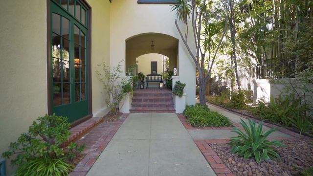 Explore this rare Irving Gill Masterpiece in San Diego with Todd Armstrong смотреть онлайн