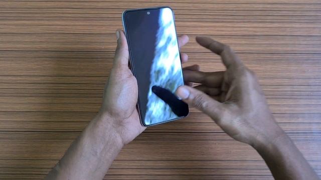 Redmi Note 10 |Redmi Note 10S : Insert SIM & MicroSD Card смотреть онлайн