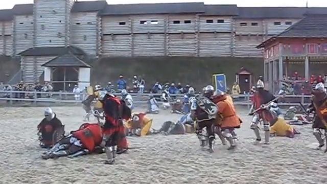 Бой рыцарей 21 на 21 фестиваль Зов Героев парк Киевская Русь 18 09 2016 (5) смотреть онлайн