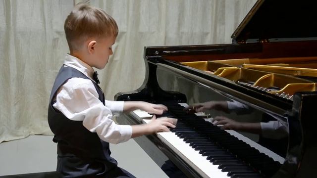 Семенов Артем 7 лет, г . Курган - Э.Григ "В пещере горного короля" смотреть онлайн