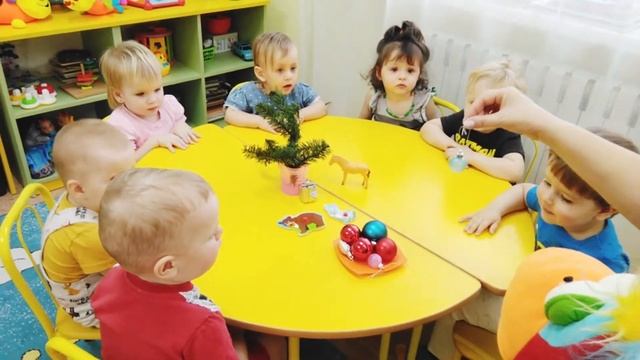 Сиреневая (младшая группа). Рисование "цветные шарики". смотреть онлайн