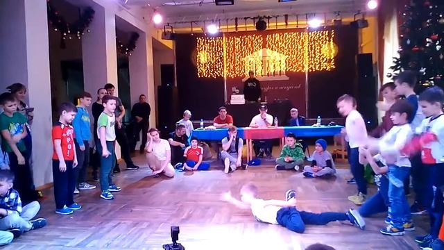 Брейк данс батл. Пара на пару. смотреть онлайн
