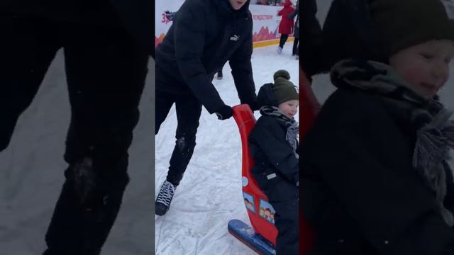 Семья Зиминых. Игровая площадка «На прогулку всей семьей!» смотреть онлайн