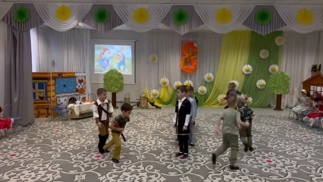 Сказка «Серый Волк и Красная Шапочка». 8 марта в старшей группе «Радуга»