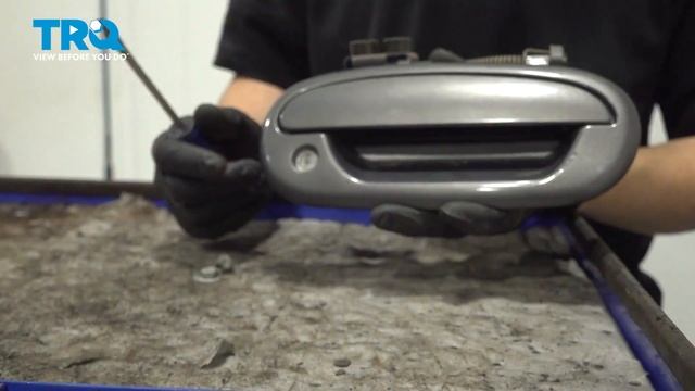 How to Replace Front Outer Door Handle 1997-2003 Ford F-150 смотреть онлайн