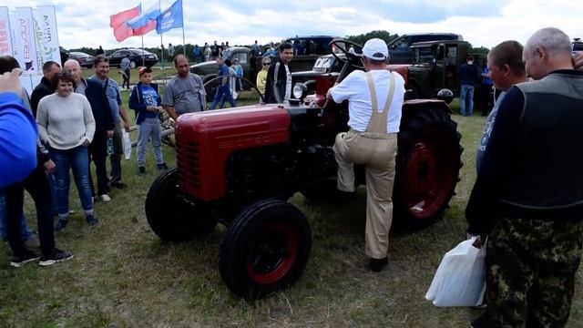 Трактор ДТ-20. Запуск и показательные покатушки. смотреть онлайн