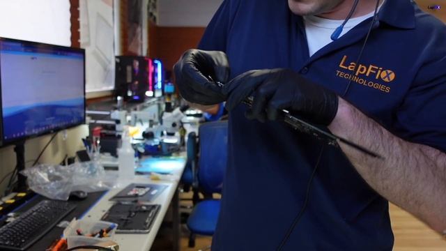 Fixing A Macbook Pro M1 With A Liquid Spill смотреть онлайн