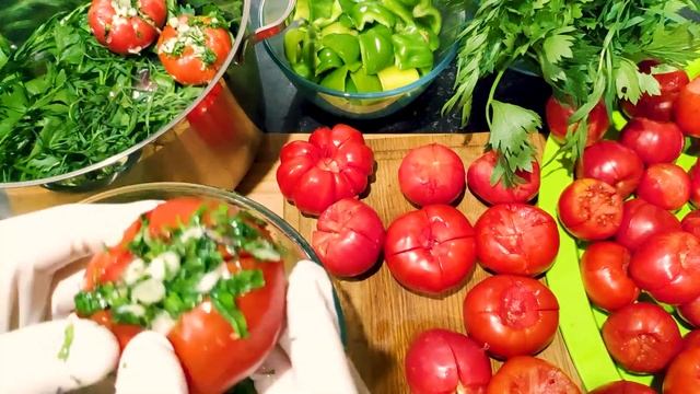 КВАШЕНЫЕ ПОМИДОРЫ в собственном соку как Бочковые. Едим всю зиму. Быстрый и Простой рецепт. смотреть онлайн