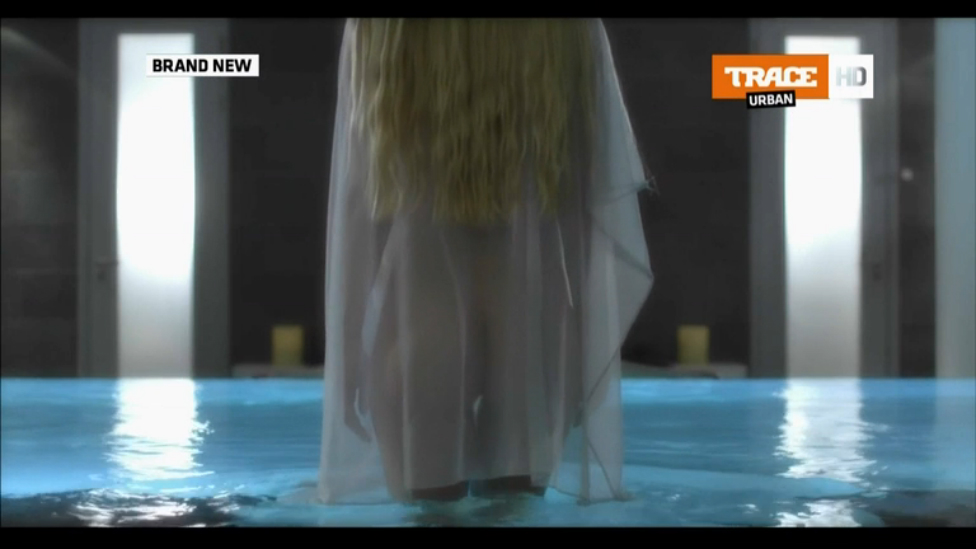 Julias Moon - Lipstick Lies =HD= смотреть онлайн