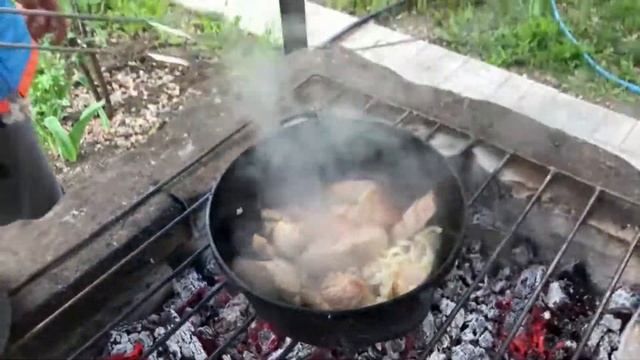 Жаркое, или просто картофель с мясом, в казане на мангале!? смотреть онлайн