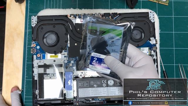 Lenovo Y540 Disassembly and Upgrade (SSD. HDD, RAM) смотреть онлайн