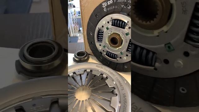 Комплект сцепления VALEO на приору, Гранту, калина с тросиковой коробкой смотреть онлайн