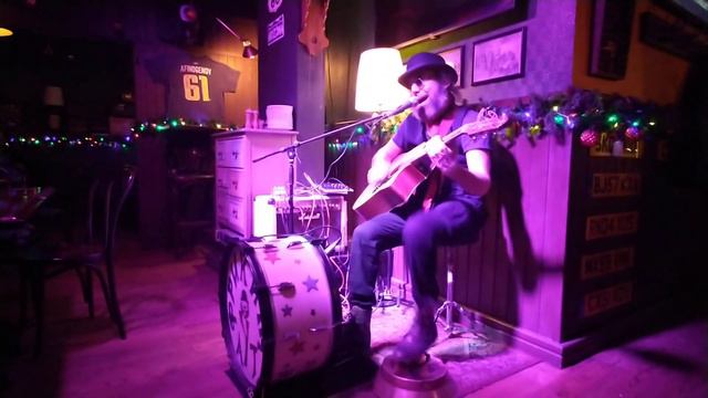 Роман Езык "Фрикинг аут" - Песня о Родине (Широка моя страна родная) смотреть онлайн