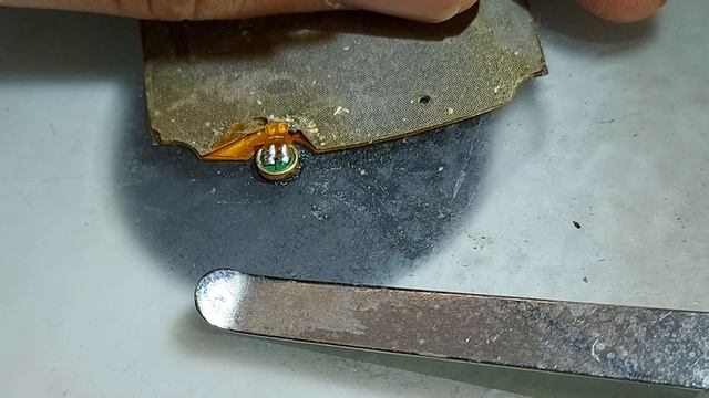 Samsung J150 (SGH-J150) после падения перестал работать микрофон, устраняем.