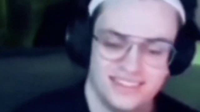 бустер грустный смотреть онлайн