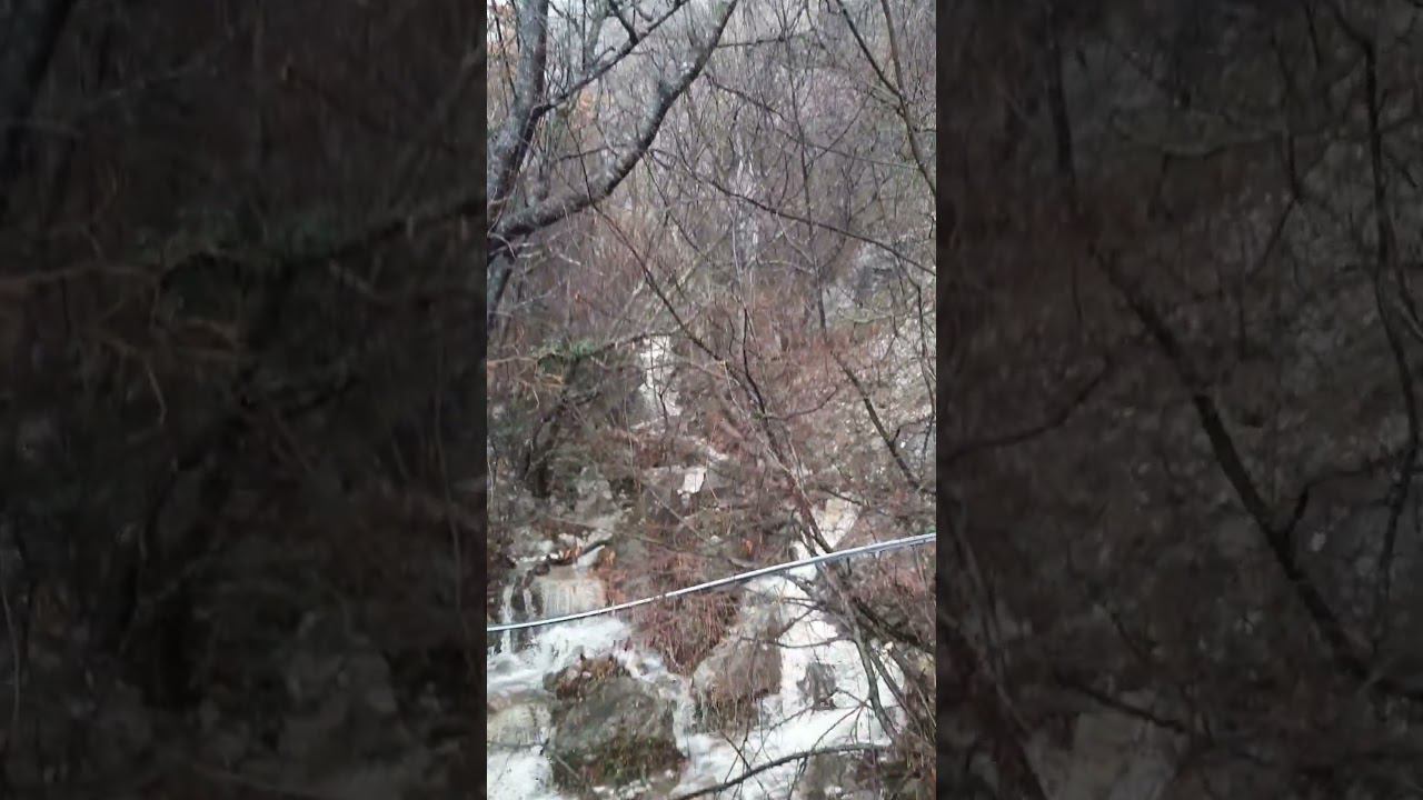 Новый водопад после снега и дождя в Крыму смотреть онлайн