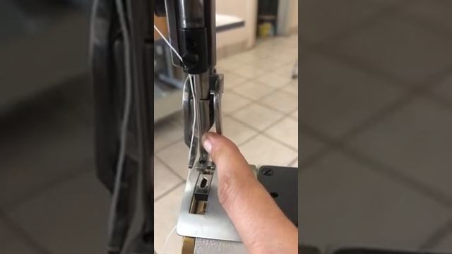 Kак заменить иглу в швейной машине? смотреть онлайн