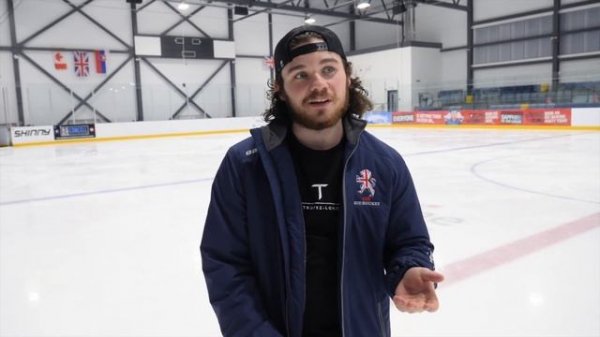 Bauer AGENT vs Vapor HyperLite Hockey Stick Review - Which one should you buy?